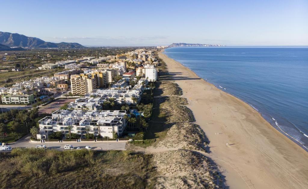 Los Juncos Apartamentos - Solo Familias Oliva Eksteriør bilde